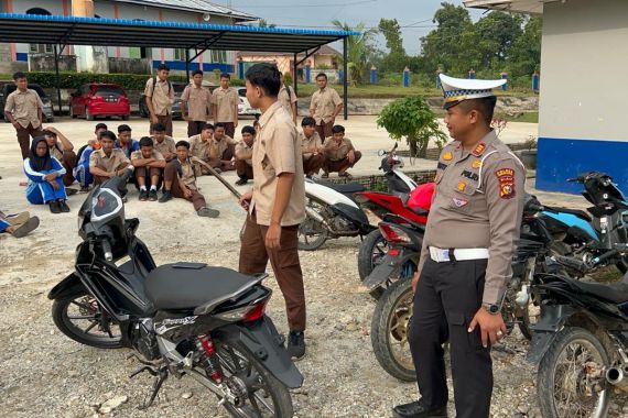 Antisipasi Gangguan Knalpot Brong Menjelang Pemilu, Satlantas Polres Rohul Sidak ke Sekolah - JPNN.COM