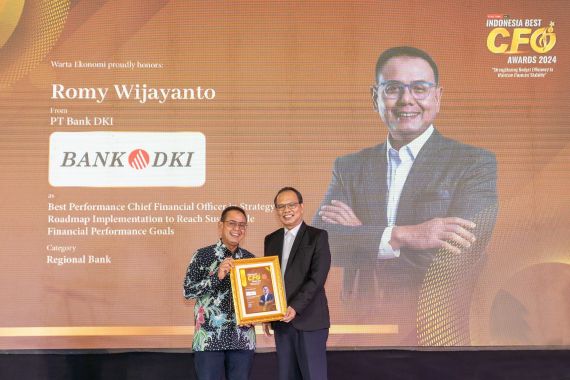 Direktur Keuangan dan Strategi Bank DKI Romy Wijayanto Raih Indonesia Best CFO Award 2024 - JPNN.COM