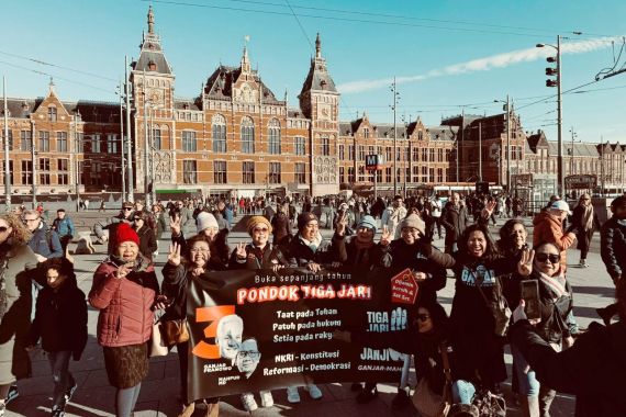 Sukarelawan Gelar Touring 3 Jari di Belanda, Sosialisasi Program Unggulan Ganjar-Mahfud - JPNN.COM
