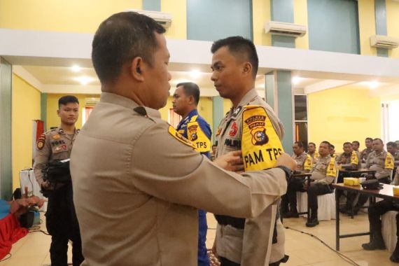151 Personel Polres Meranti Siap Amankan TPS Pemilu 2024 - JPNN.COM