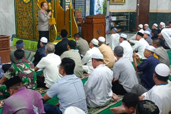 Kapolresta Pekanbaru Ajak Jemaah Masjid Ciptakan Kondisi Kondusif pada Pemilu 2024 - JPNN.COM
