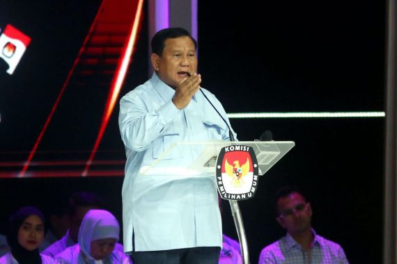 Awali Debat Capres, Prabowo Ucap Bismillah, Lalu Janjikan 3 Juta Rumah - JPNN.COM