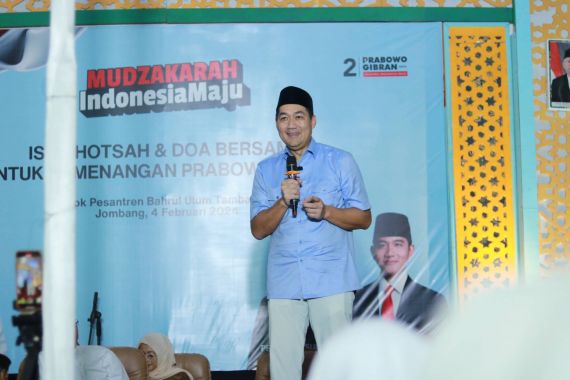 Muhammad Lutfi Yakinkan Ponpes Tambakberas Menangkan Prabowo-Gibran Sekali Putaran - JPNN.COM
