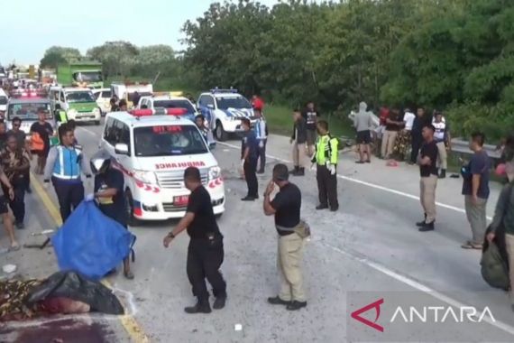 Bus Rombongan Partai Hanura Kecelakaan di Tol Ngawi, 3 Orang Meninggal - JPNN.COM