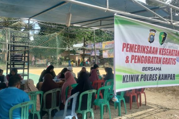 Sidokkes Polres Kampar Gelar Bakti Kesehatan di Desa Koto Perambahan - JPNN.COM