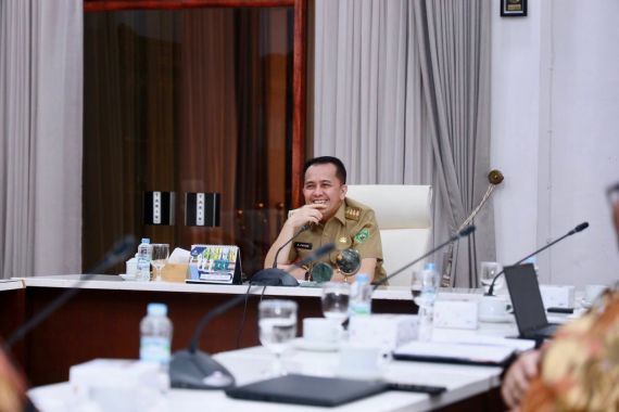 Strategi Pj Gubernur Sumsel Dorong Percepatan Pengembangan Kawasan LRT Ampera - JPNN.COM