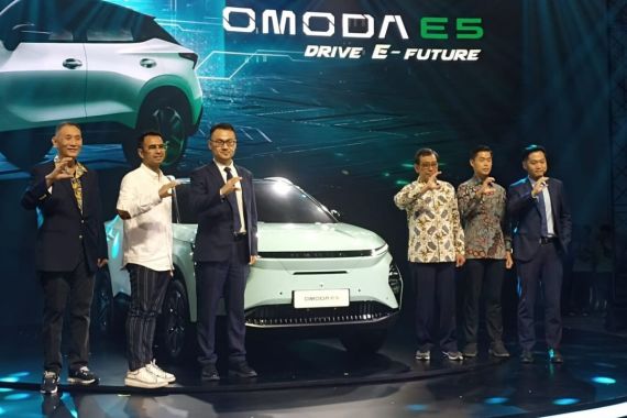 Chery Umumkan Harga Mobil Listrik Omoda E5, Sebegini, Jangan Kaget - JPNN.COM