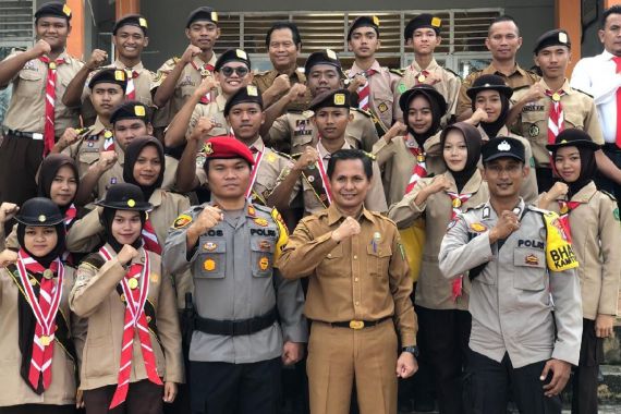 Polres Rohul Ingatkan Bahaya Hoaks dan Ajak Pemilih Pemula Menciptakan Pemilu Damai - JPNN.COM