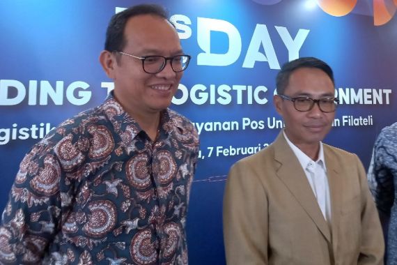 Sambut Imlek, Kemenkominfo Bersama Pos Indonesia Rilis Prangko Tahun Naga Kayu - JPNN.COM
