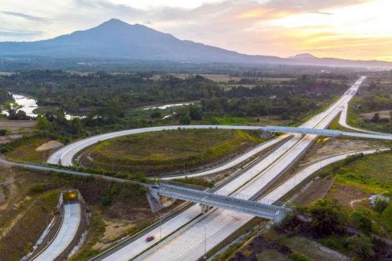 Pembangunan Tol Sigli–Banda Aceh, SIG Pasok 236 Ribu Ton Semen - JPNN.COM