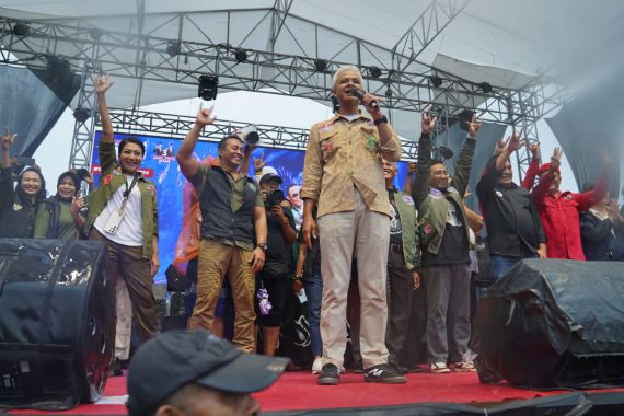 Puluhan Ribu Warga Magelang Deklarasi Siap Memenangkan Ganjar-Mahfud - JPNN.COM