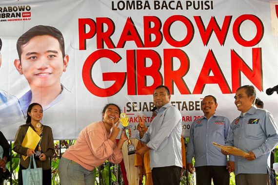 Sukarelawan Prabowo-Gibran Gelar Lomba Baca Puisi - JPNN.COM