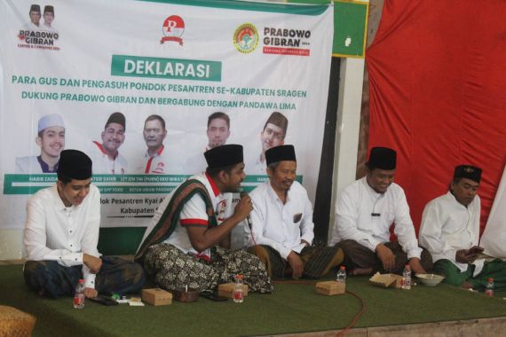 Kiai dan Gus Pengasuh Ponpes di Sragen Deklarasi Dukung Prabowo-Gibran - JPNN.COM