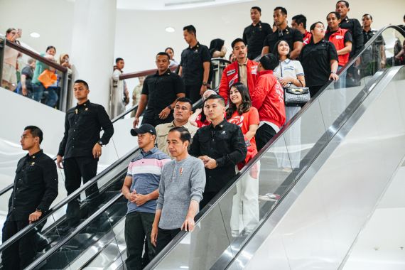 Makan Malam Bersama PSI di Medan, Jokowi: Saya Sejak Dulu Sudah Senang - JPNN.COM