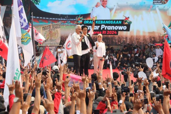 Ganjar, Atikoh, dan Alam Satu Panggung Suarakan Kemenangan di Bogor - JPNN.COM