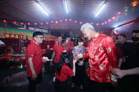 Ucapkan Gong Xi Fat Chai di Cin Te Yen, Ganjar Kenang Jasa Gus Dur bagi Imlek - JPNN.COM
