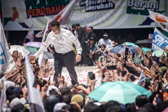 Kampanye di JIS, Anies Singgung Kesejahteraan Jurnalis - JPNN.COM