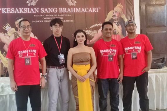 Kesaksian Sang Brahmacari, Ikhtiar Melestarikan Wayang Orang - JPNN.COM