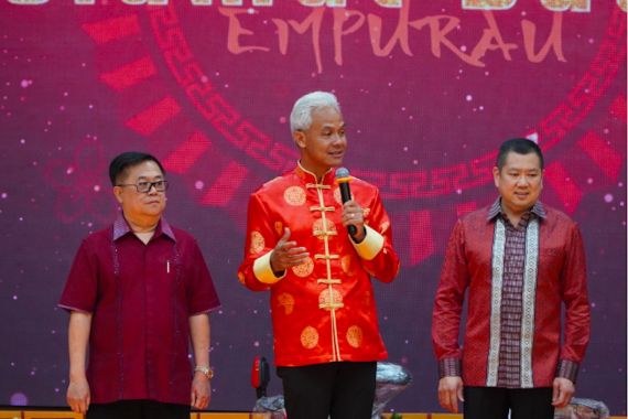 Capres Ganjar Pranowo Bersama Darmadi Durianto Sambut Perayaan Imlek di Empurau Jakarta - JPNN.COM