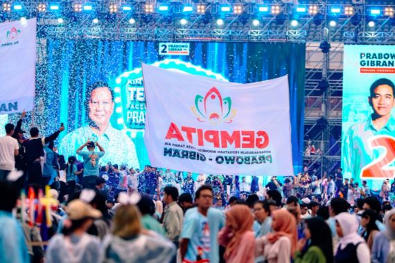 GEMPITA Ikut Membirukan Gelora Bandung Lautan Api Saat Kampanye Akbar Prabowo-Gibran - JPNN.COM