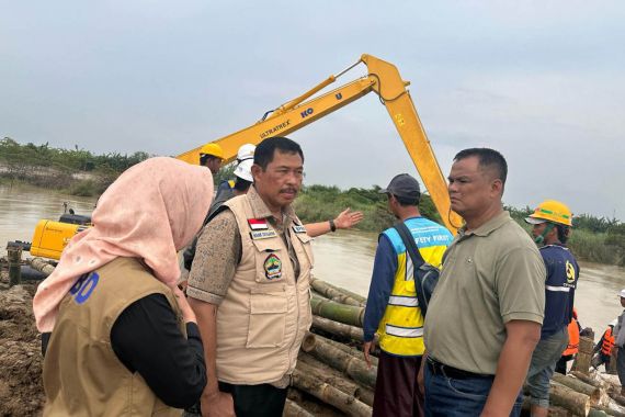 PJ Gubernur Jateng Pastikan Penanganan Korban Banjir dan Tanggul Jebol - JPNN.COM