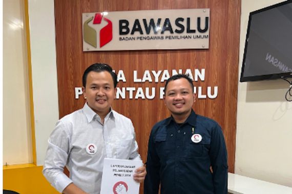 Relawan Warga Jaga Suara Serahkan Laporan Dugaan Pelanggaran Pemilu 2024 ke Bawaslu - JPNN.COM