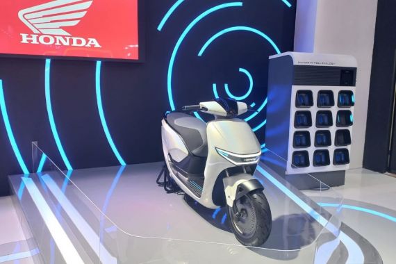 AHM Pamer Motor Listrik Honda SC e: Concept di IIMS 2024, Desainnya Keren - JPNN.COM