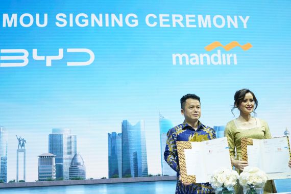 Bank Mandiri & BYD Teken MoU untuk Perkuat Ekosistem Kendaraan Listrik Indonesia - JPNN.COM