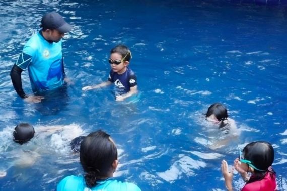 Dante Anak Tamara Tyasmara Sering Takut Jika Ada Sesi Renang di Sekolah - JPNN.COM