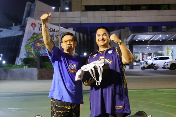 Denny Sumargo Merasa Bangga Main Basket Bareng Menpora Dito Ariotedjo - JPNN.COM