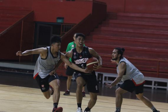 Timnas Basket Indonesia Raih Kemenangan di Laga Uji Coba, Rony Berharap Chemistry Menguat - JPNN.COM