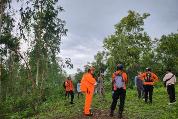 2 Hari Hilang di Hutan, Usup Ditemukan Tim SAR Mataram, Begini Kondisinya - JPNN.COM