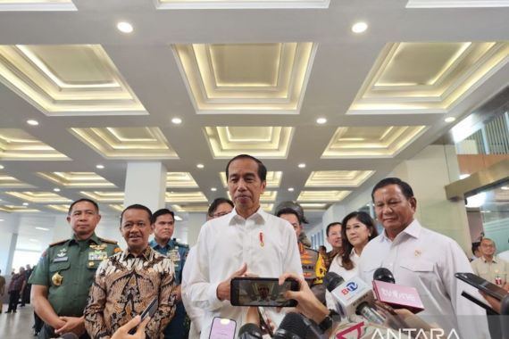 Jokowi Soal Pertemuan dengan Surya Paloh: Saya Ingin Menjadi Jembatan untuk Semuanya - JPNN.COM