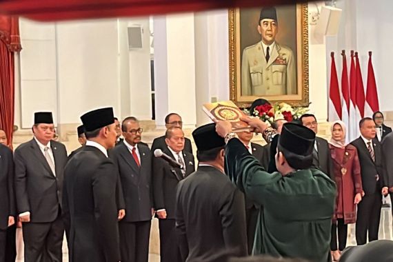 Jokowi Resmi Lantik AHY Sebagai Menteri ATR/BPN, Hadi Jadi Menkopolhukam - JPNN.COM