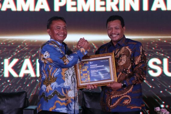 Berkat Program PTM-GRMD, Pemkab Sumedang Raih Penghargaan dari LLDIKTI Wilayah IV - JPNN.COM