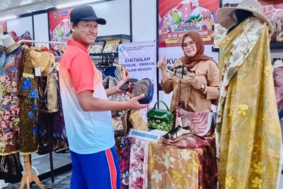 Gabung Rumah BUMN SIG Rembang, Oktavirasa Sukses Pasarkan Fesyen Ramah Lingkungan - JPNN.COM