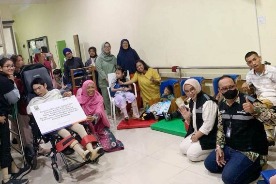 Anak Berkebutuhan Khusus di Kitty Centre Dapat Bantuan Asupan Gizi - JPNN.COM