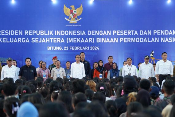 Nasabah PNM Mekaar Dipuji Jokowi, Ternyata Ini Sebabnya - JPNN.COM