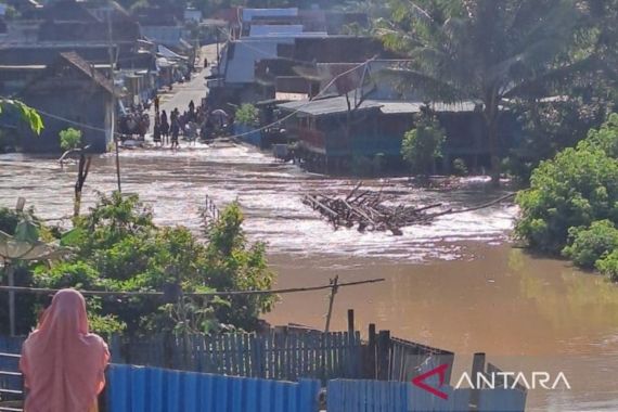 Banjir Bandang & Tanah Longsor Menerjang Sumbawa - JPNN.COM