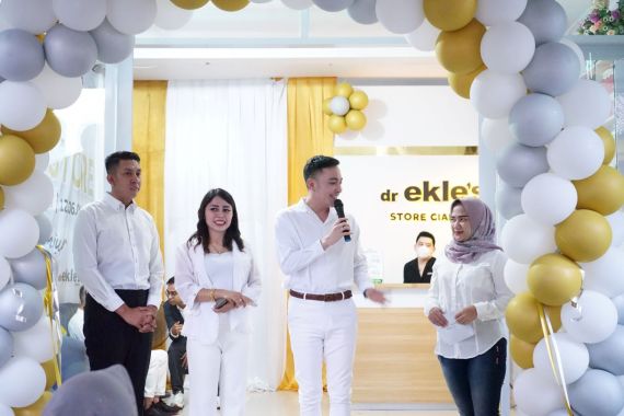 Tawarkan Kulit Wajah Cerah Alami, Dr Ekles Skincare Bikin Jerawat Minggat - JPNN.COM