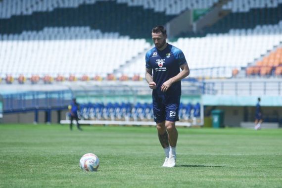 Malam Ini Persib Vs PSIS, Marc Klok Punya Rekor Manis - JPNN.COM