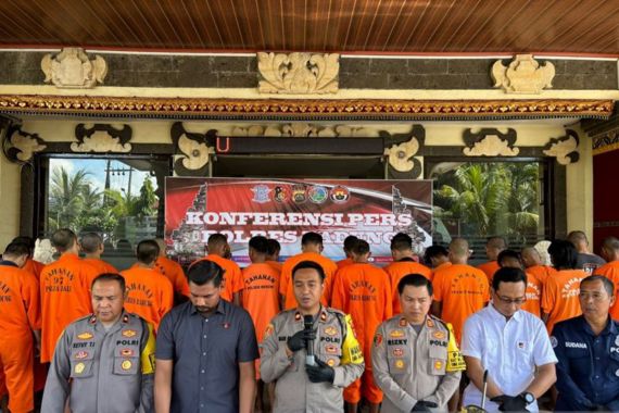 2 Pria Asal NTT Penganiaya Anggota TNI di Bali Jadi Tersangka - JPNN.COM