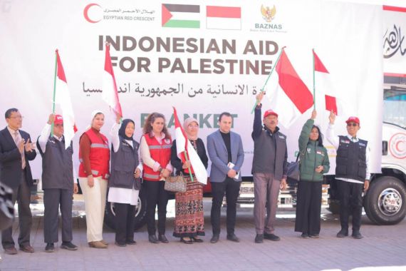 BAZNAS Kirim Bantuan Satu Truk Selimut untuk Warga Palestina - JPNN.COM