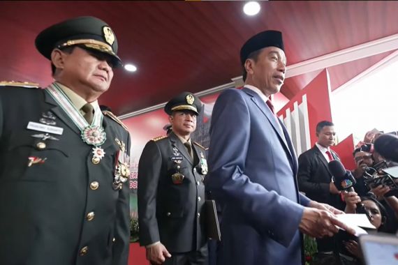 Soal Pro Kontra Kenaikan Pangkat Prabowo, Jokowi Sebut Nama Luhut & Susilo Bambang Yudhoyono - JPNN.COM