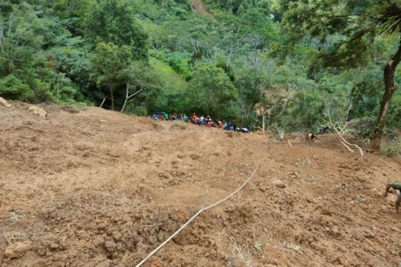 5 Orang Meninggal Dunia Akibat Bencana Tanah Longsor di Luwu - JPNN.COM