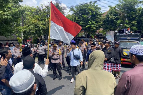 Keppres Pemberhentian Arya Wedakarna dari Anggota DPD RI Diteken Jokowi - JPNN.COM