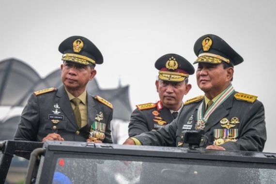Ini Deretan Alutsista yang Diserahkan Prabowo buat TNI-Polri - JPNN.COM