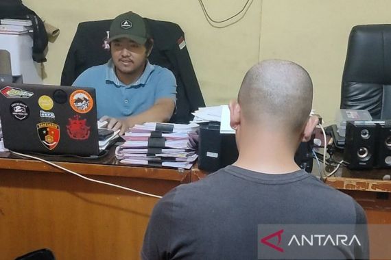 Mencabuli Belasan Siswa, Oknum Guru Honorer di Cianjur Ditangkap Polisi - JPNN.COM