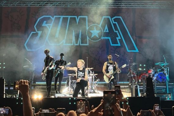 Sum 41 Bergelora di Konser Perpisahan - JPNN.COM