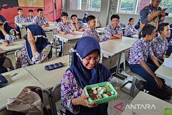 FSGI Kritik Program Makan Siang Gratis Prabowo-Gibran untuk Siswa, Berpotensi Mubazir - JPNN.COM